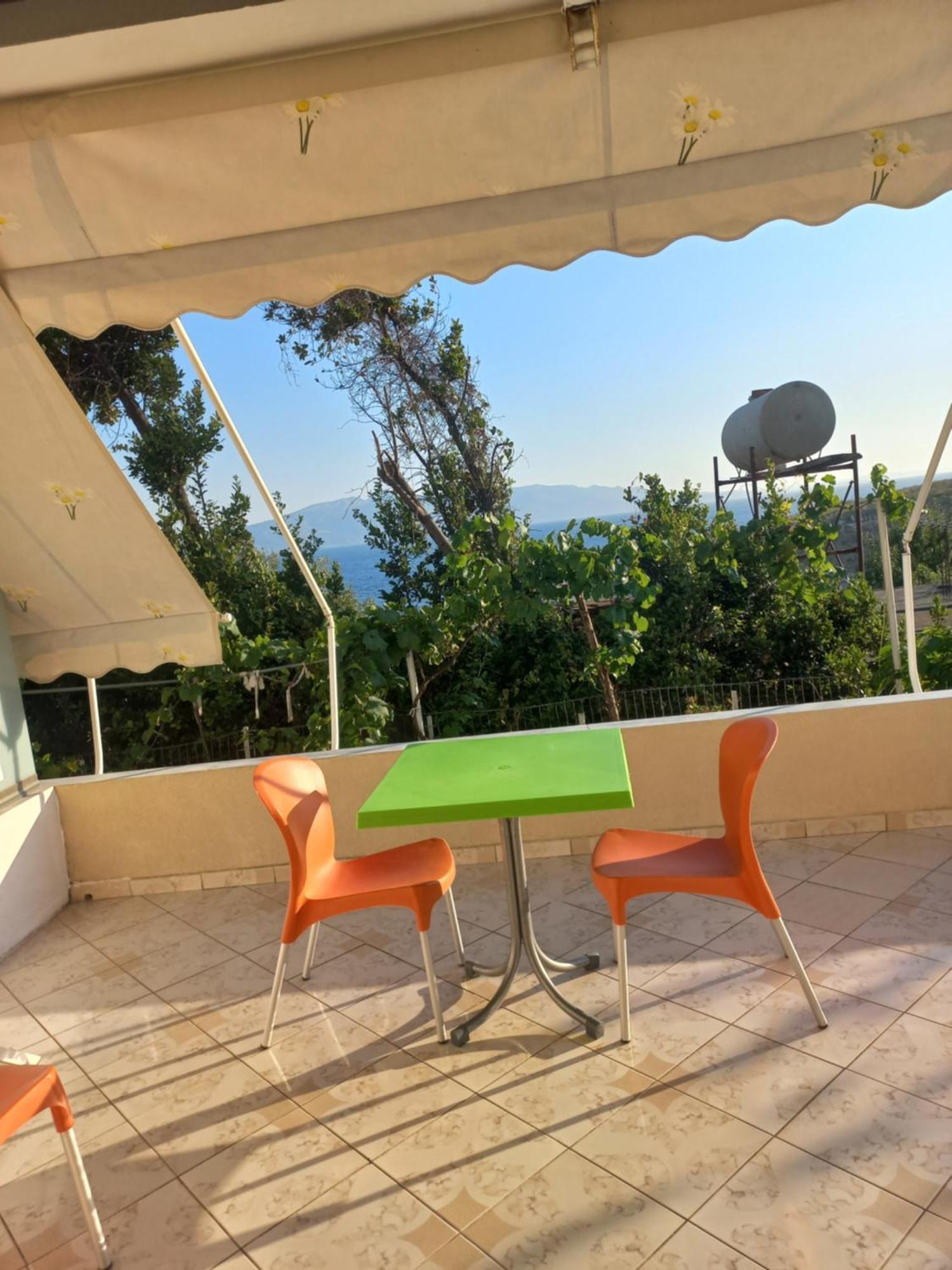 Villa Roel Sarande Bilik gambar